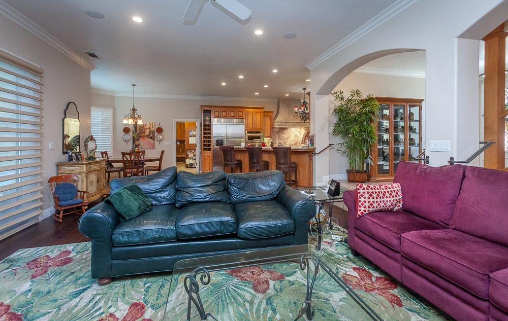Detail Gallery Image 12 of 87 For 1111 Brighton Way, Lodi,  CA 95242 - 4 Beds | 3/1 Baths