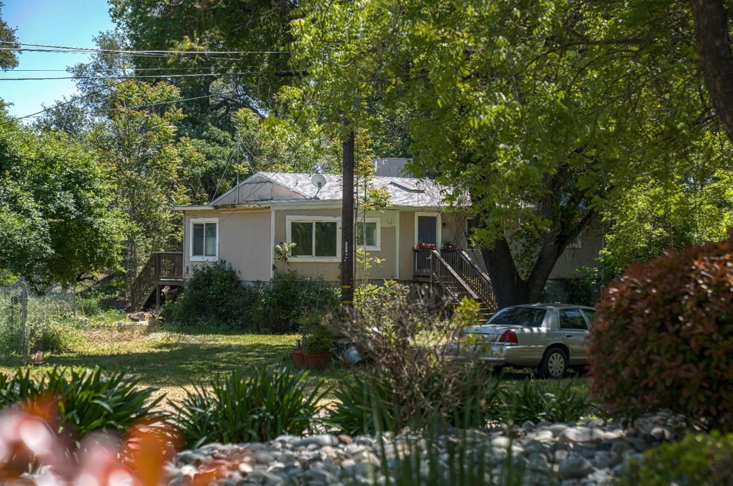 Detail Gallery Image 4 of 11 For 5800 Rosebud Ln, Sacramento,  CA 95841 - 3 Beds | 2 Baths