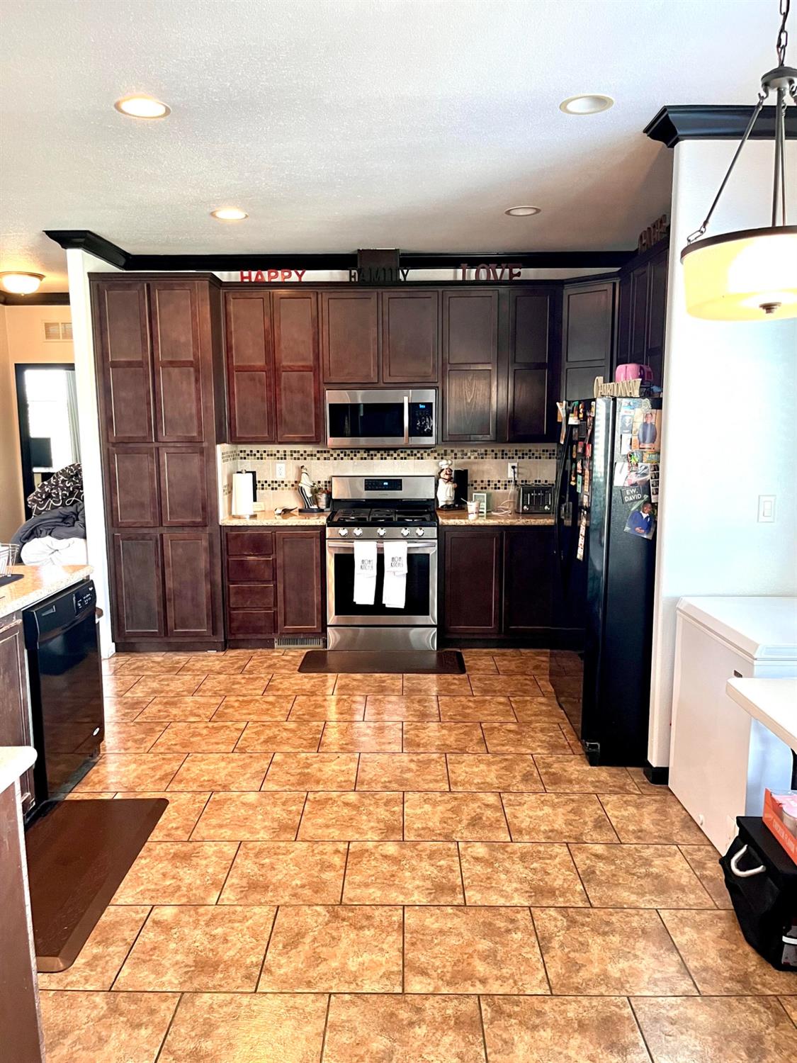Detail Gallery Image 4 of 10 For 6700 Goodfellow Ave 11, Dublin,  CA 94568 - 3 Beds | 2 Baths