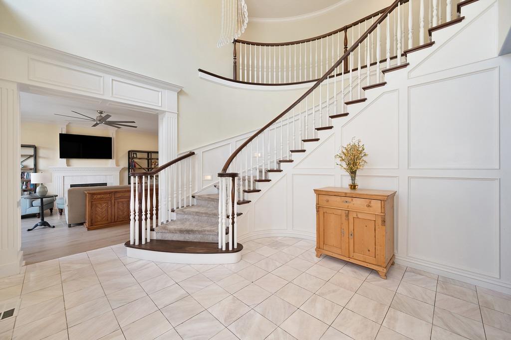 property-img