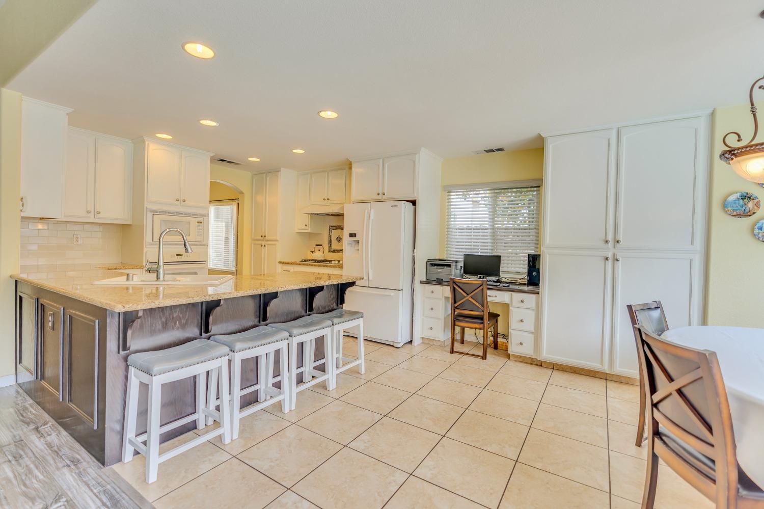 Detail Gallery Image 17 of 77 For 679 Birch Ave, Los Banos,  CA 93635 - 4 Beds | 2 Baths