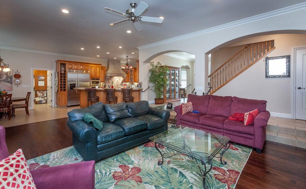 Detail Gallery Image 11 of 87 For 1111 Brighton Way, Lodi,  CA 95242 - 4 Beds | 3/1 Baths