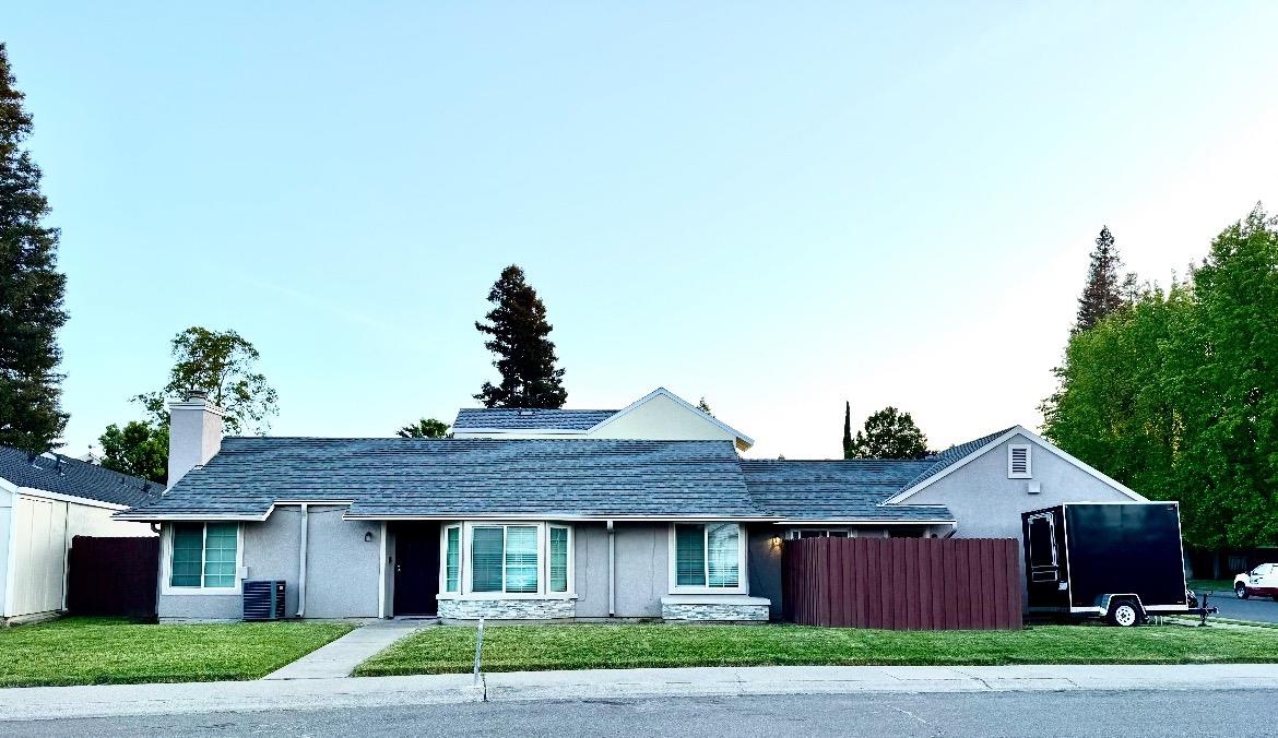 Detail Gallery Image 1 of 27 For 1496 Waterwheel Dr, Sacramento,  CA 95833 - 3 Beds | 2 Baths