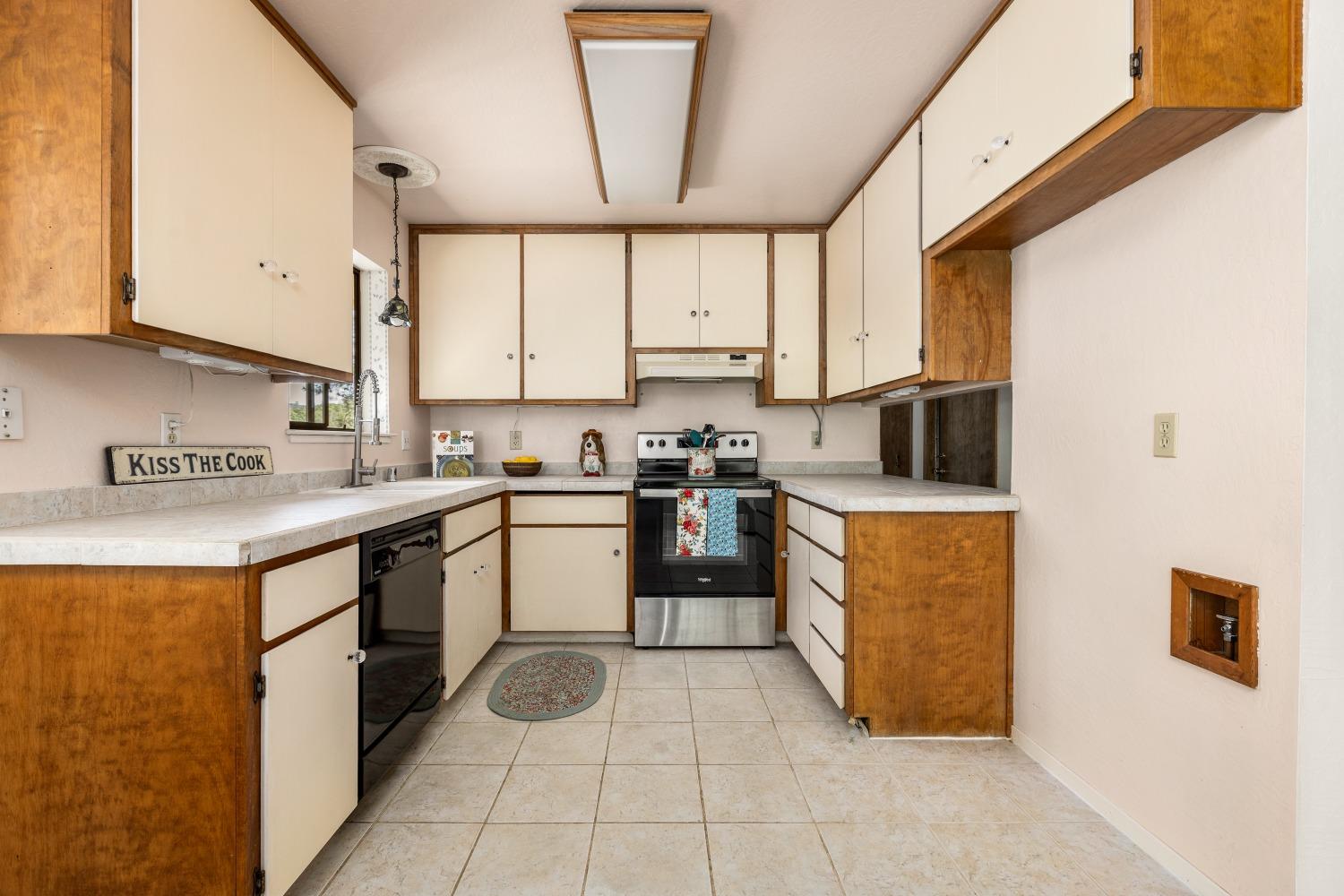 Detail Gallery Image 11 of 38 For 12910 Roadrunner Dr, Penn Valley,  CA 95946 - 3 Beds | 2 Baths