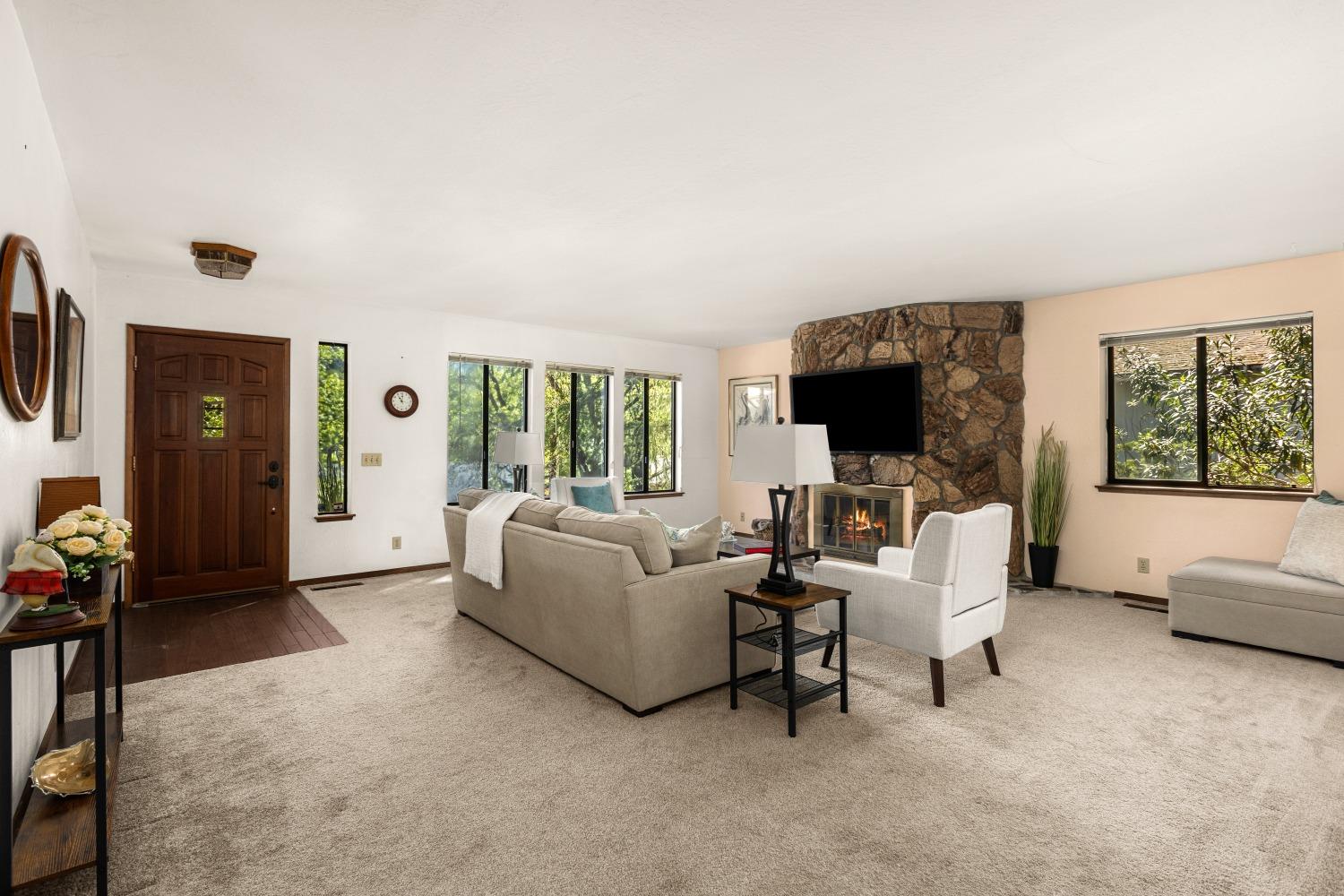 Detail Gallery Image 1 of 38 For 12910 Roadrunner Dr, Penn Valley,  CA 95946 - 3 Beds | 2 Baths