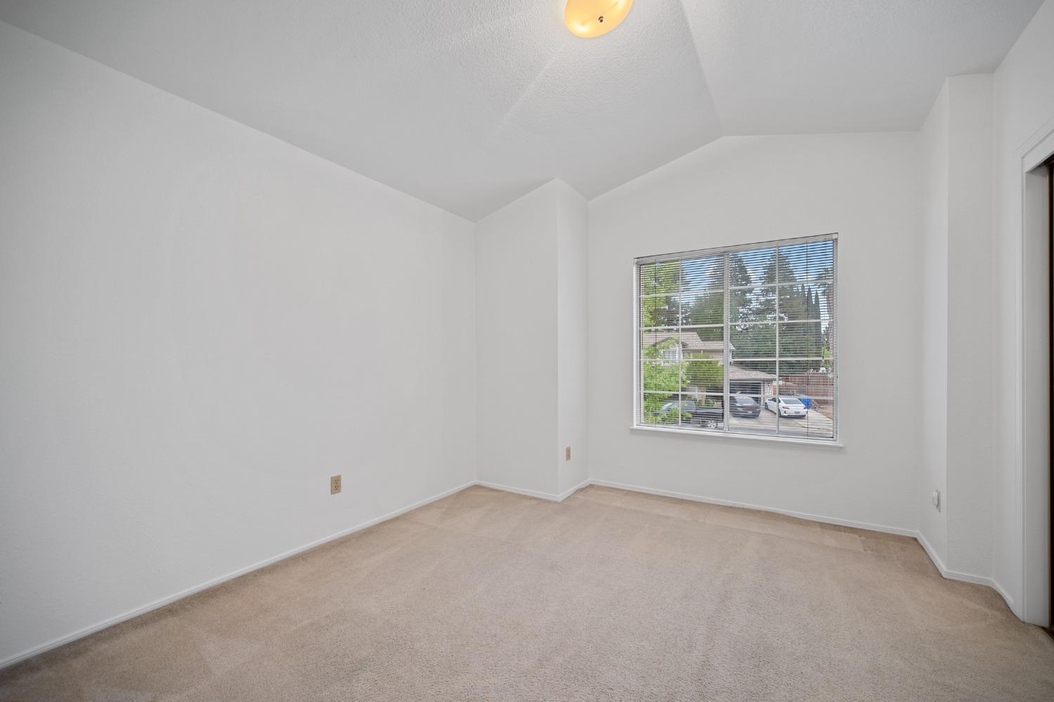 E Sparrow Hawk Court, Elk Grove, California image 30