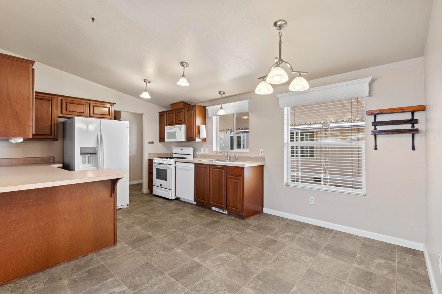 Detail Gallery Image 11 of 35 For 1155 Pease Rd 428, Yuba City,  CA 95991 - 2 Beds | 2 Baths