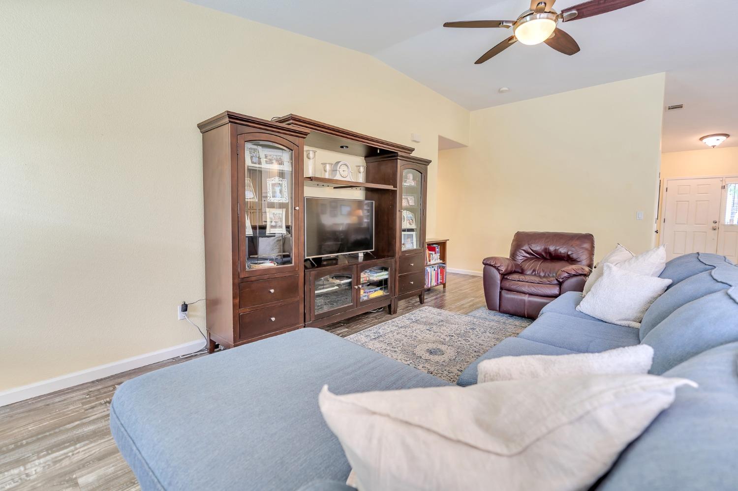 Detail Gallery Image 33 of 77 For 679 Birch Ave, Los Banos,  CA 93635 - 4 Beds | 2 Baths