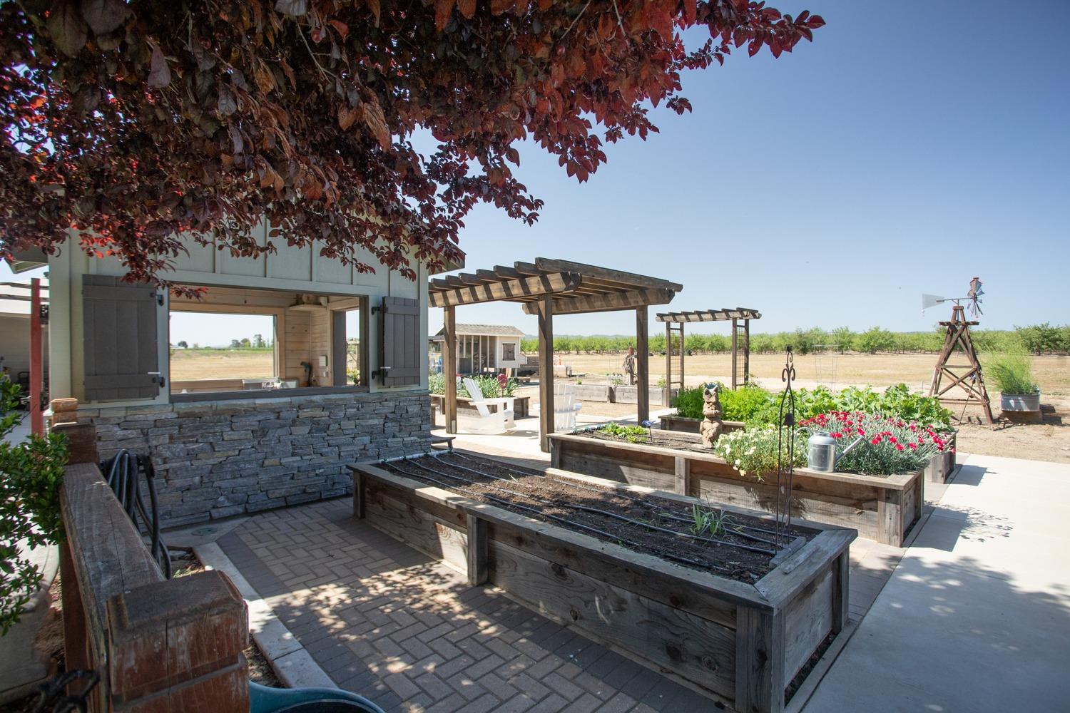 Detail Gallery Image 27 of 81 For 509 Wyer Rd, Arbuckle,  CA 95912 - 5 Beds | 2/1 Baths
