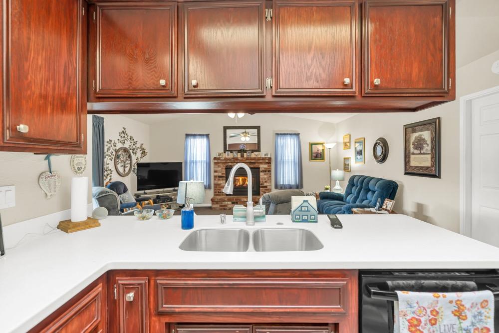 Sun Brae Court, Rio Linda, California image 9