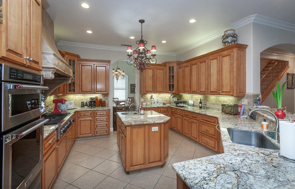Detail Gallery Image 14 of 87 For 1111 Brighton Way, Lodi,  CA 95242 - 4 Beds | 3/1 Baths