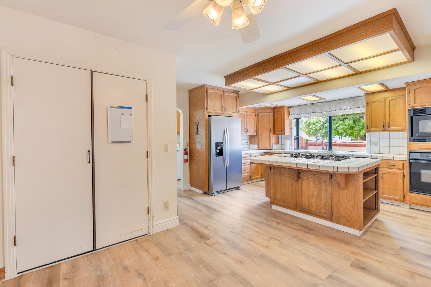 Detail Gallery Image 24 of 87 For 1735 S 6th St, Los Banos,  CA 93635 - 3 Beds | 3 Baths