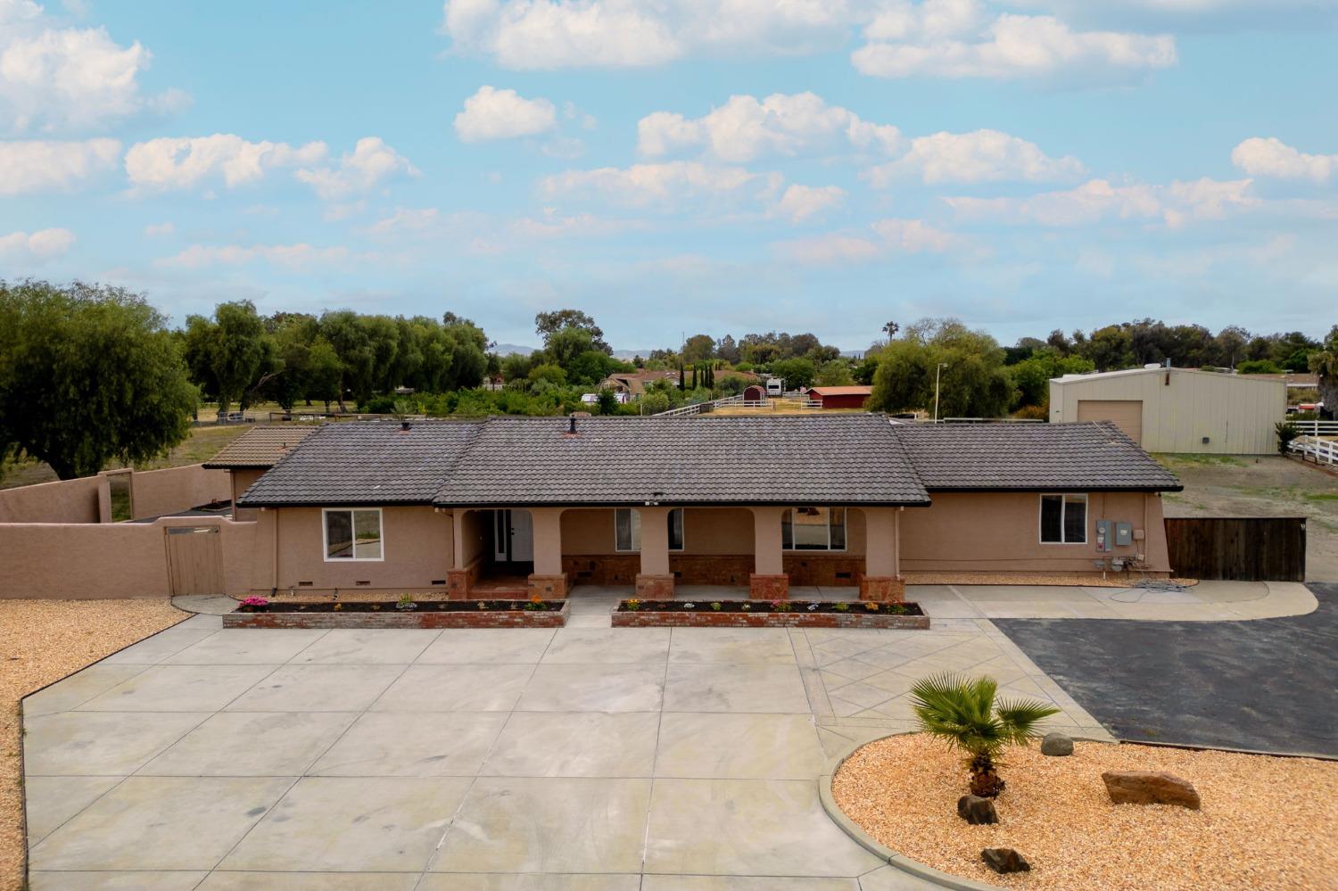 Detail Gallery Image 3 of 86 For 23155 Vaquero Ct, Tracy,  CA 95304 - 5 Beds | 3 Baths