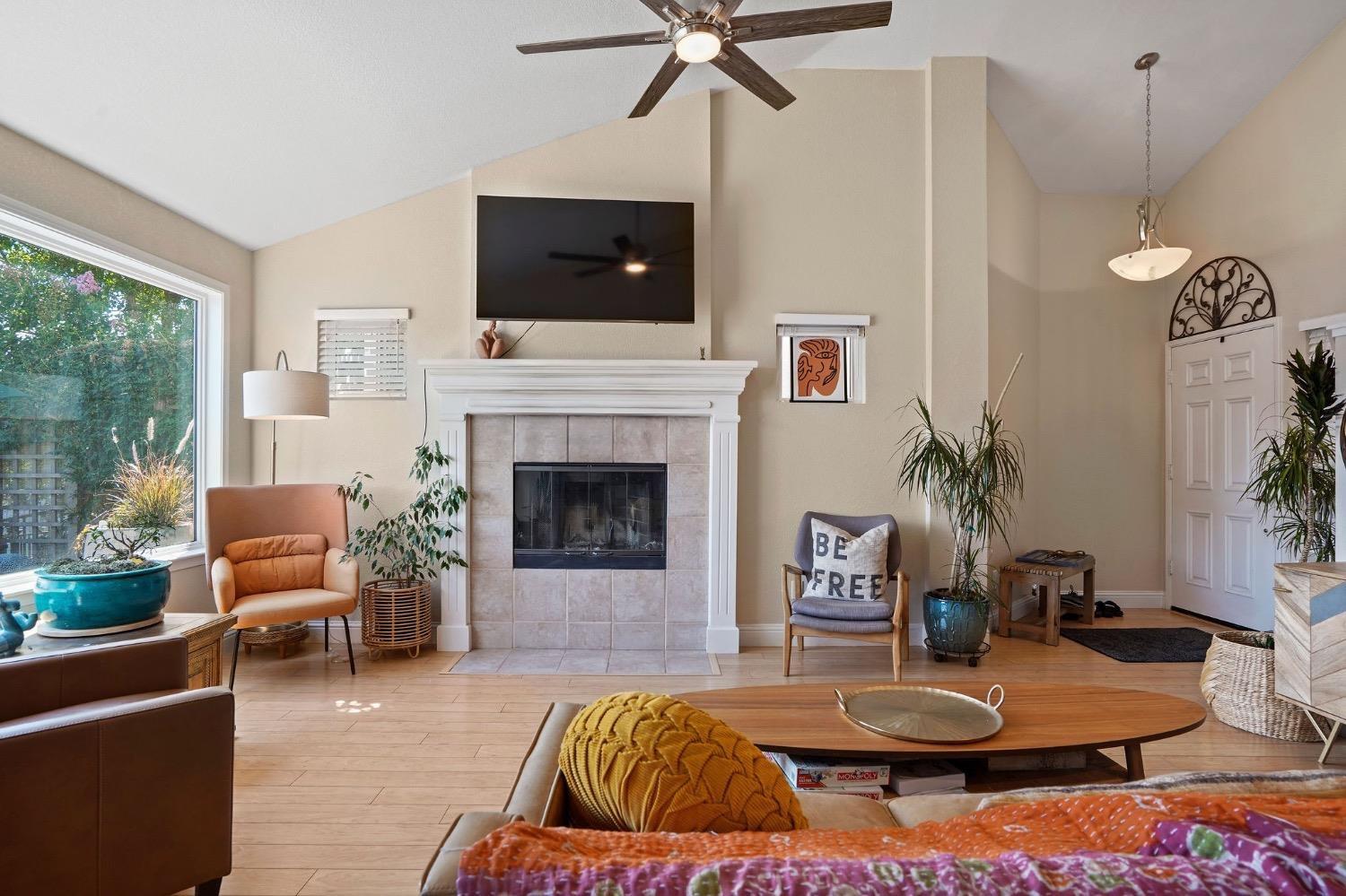 E Laguna Way, Elk Grove, California image 7