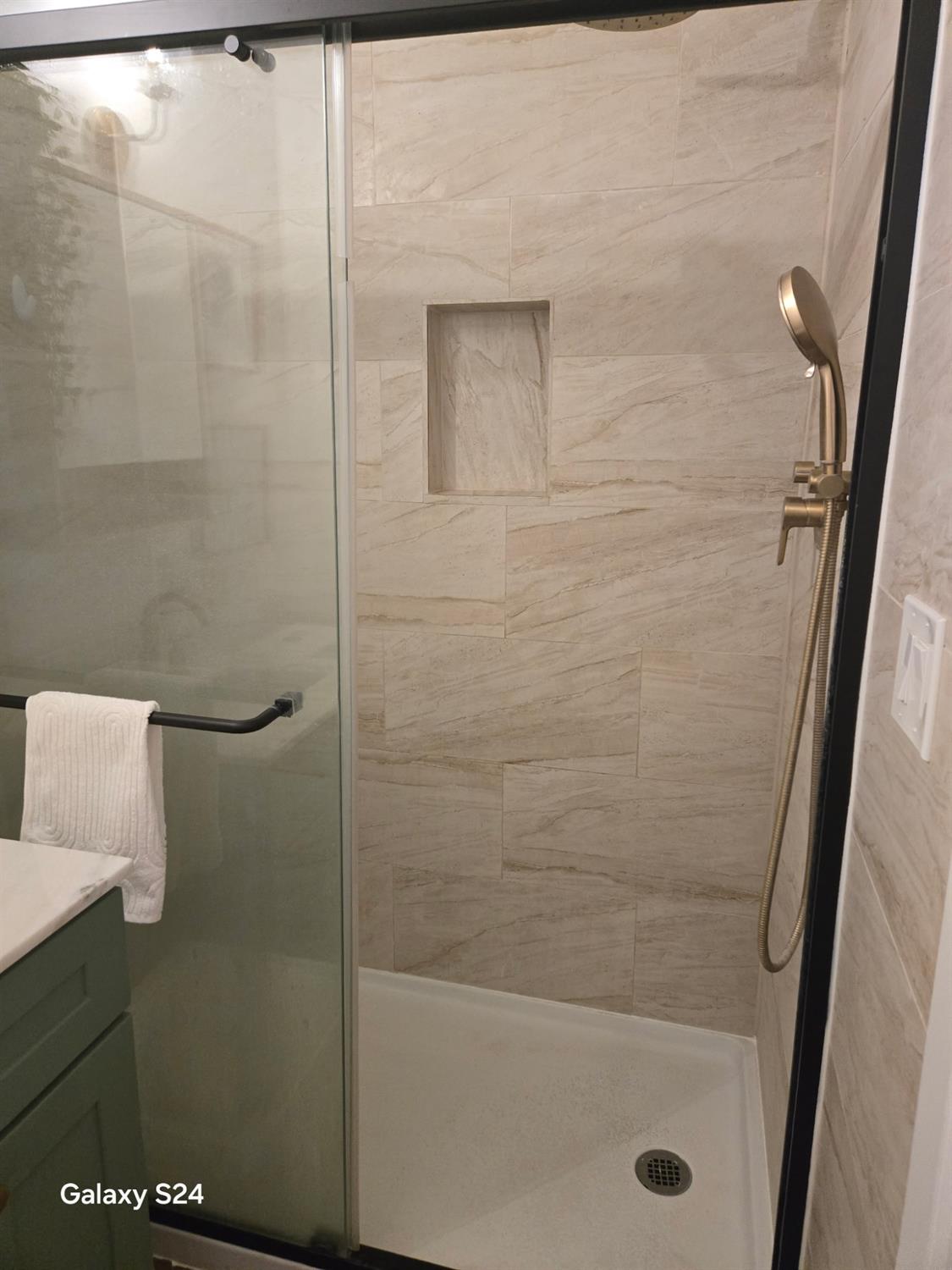 Detail Gallery Image 10 of 19 For 2357 E Euclid Ave, Stockton,  CA 95205 - 2 Beds | 2 Baths
