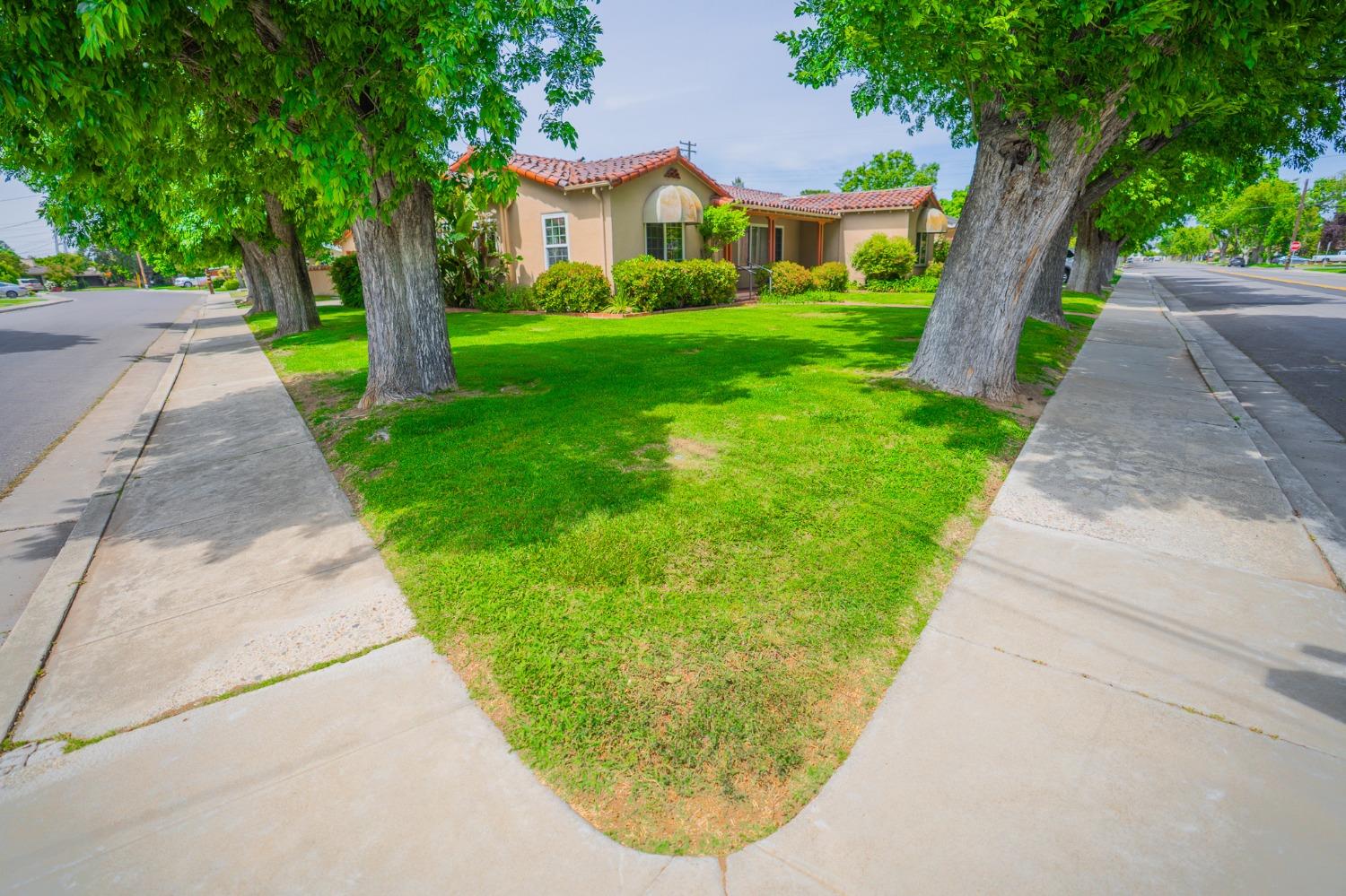 Detail Gallery Image 8 of 87 For 1735 S 6th St, Los Banos,  CA 93635 - 3 Beds | 3 Baths