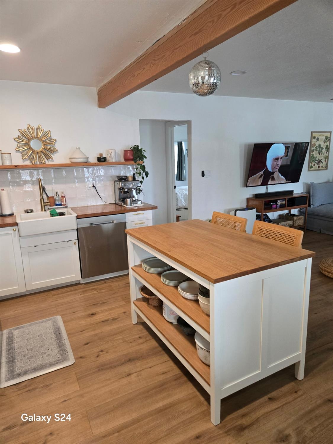Detail Gallery Image 6 of 19 For 2357 E Euclid Ave, Stockton,  CA 95205 - 2 Beds | 2 Baths