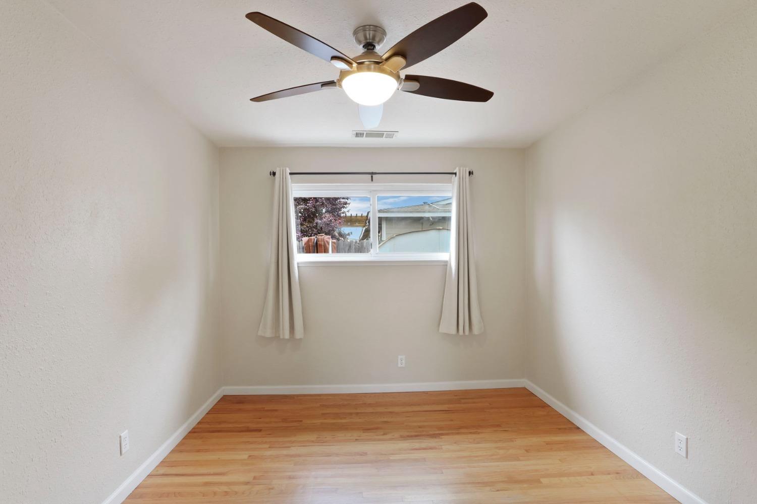 Detail Gallery Image 18 of 39 For 3973 Duke Way, Livermore,  CA 94550 - 3 Beds | 2 Baths