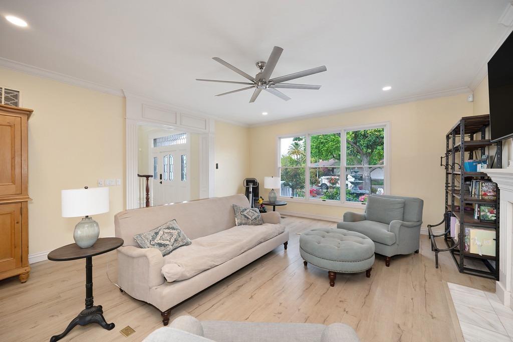 property-img