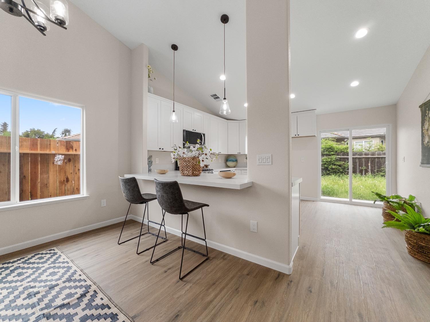 Detail Gallery Image 7 of 20 For 612 Blue Canyon Dr, Modesto,  CA 95354 - 4 Beds | 2 Baths