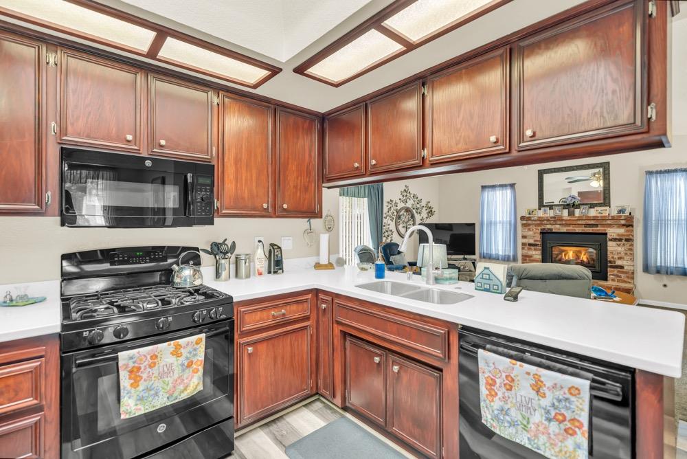 Sun Brae Court, Rio Linda, California image 10