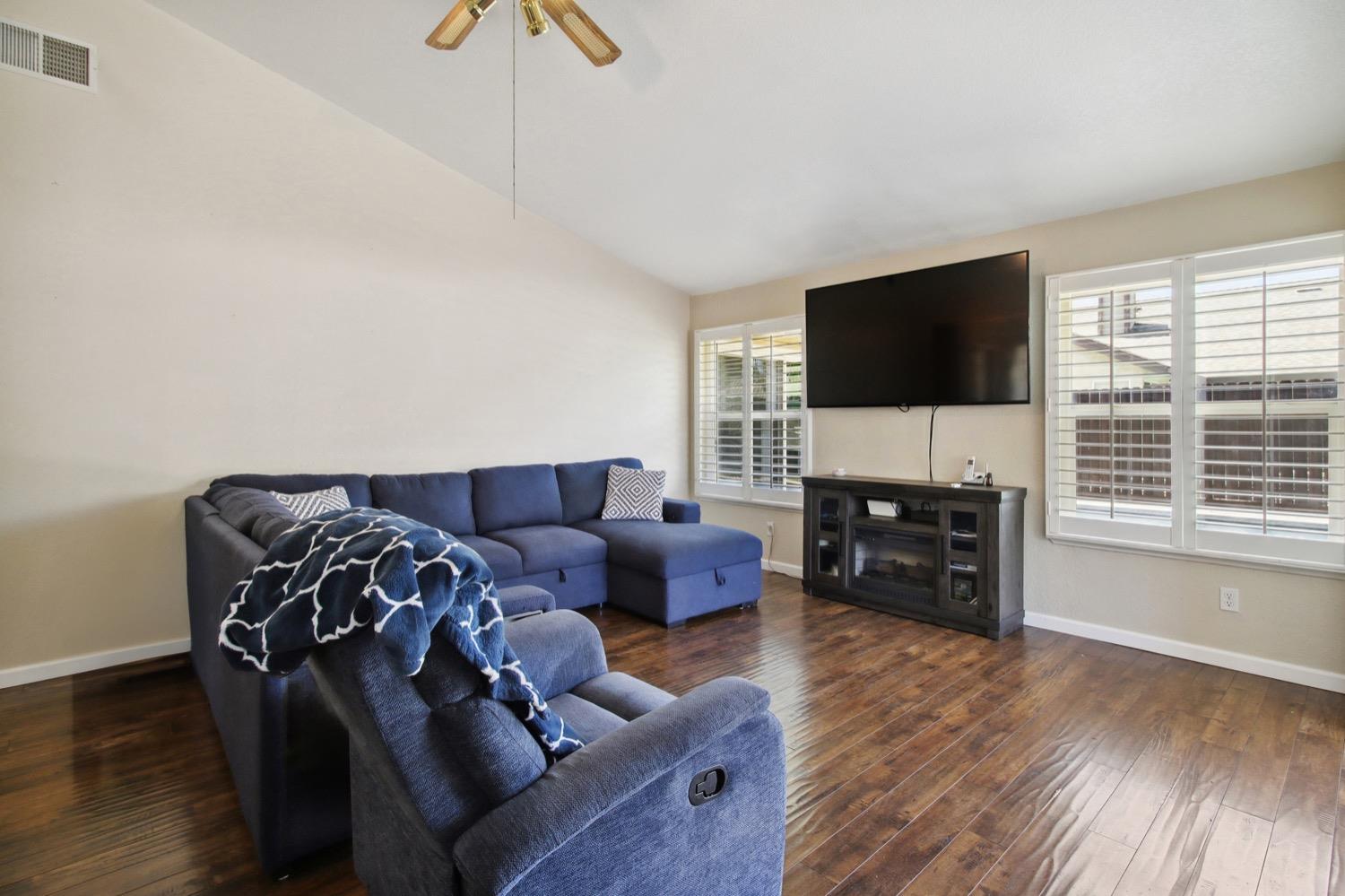 Adelante Court, Elk Grove, California image 7