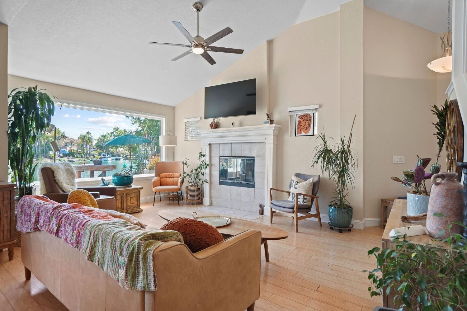 E Laguna Way, Elk Grove, California image 5