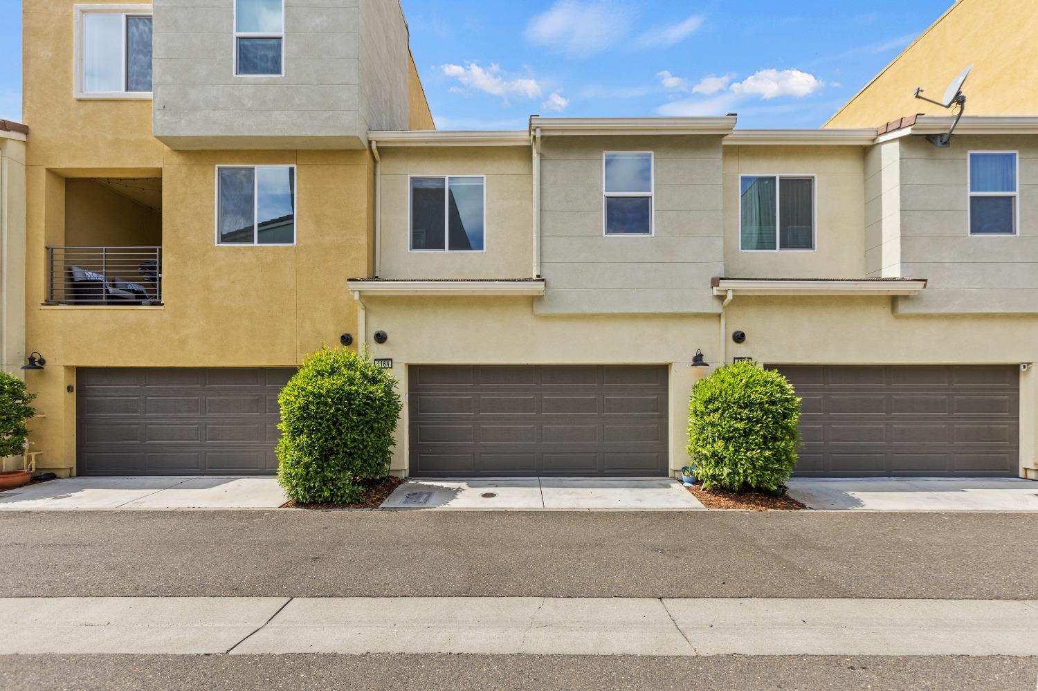 Detail Gallery Image 3 of 45 For 4164 Sally Ride Way, Sacramento,  CA 95834 - 3 Beds | 2/1 Baths