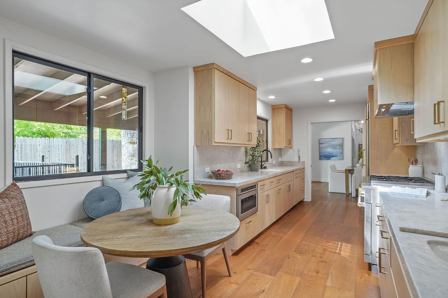 Sarah Court, Carmichael, California image 21