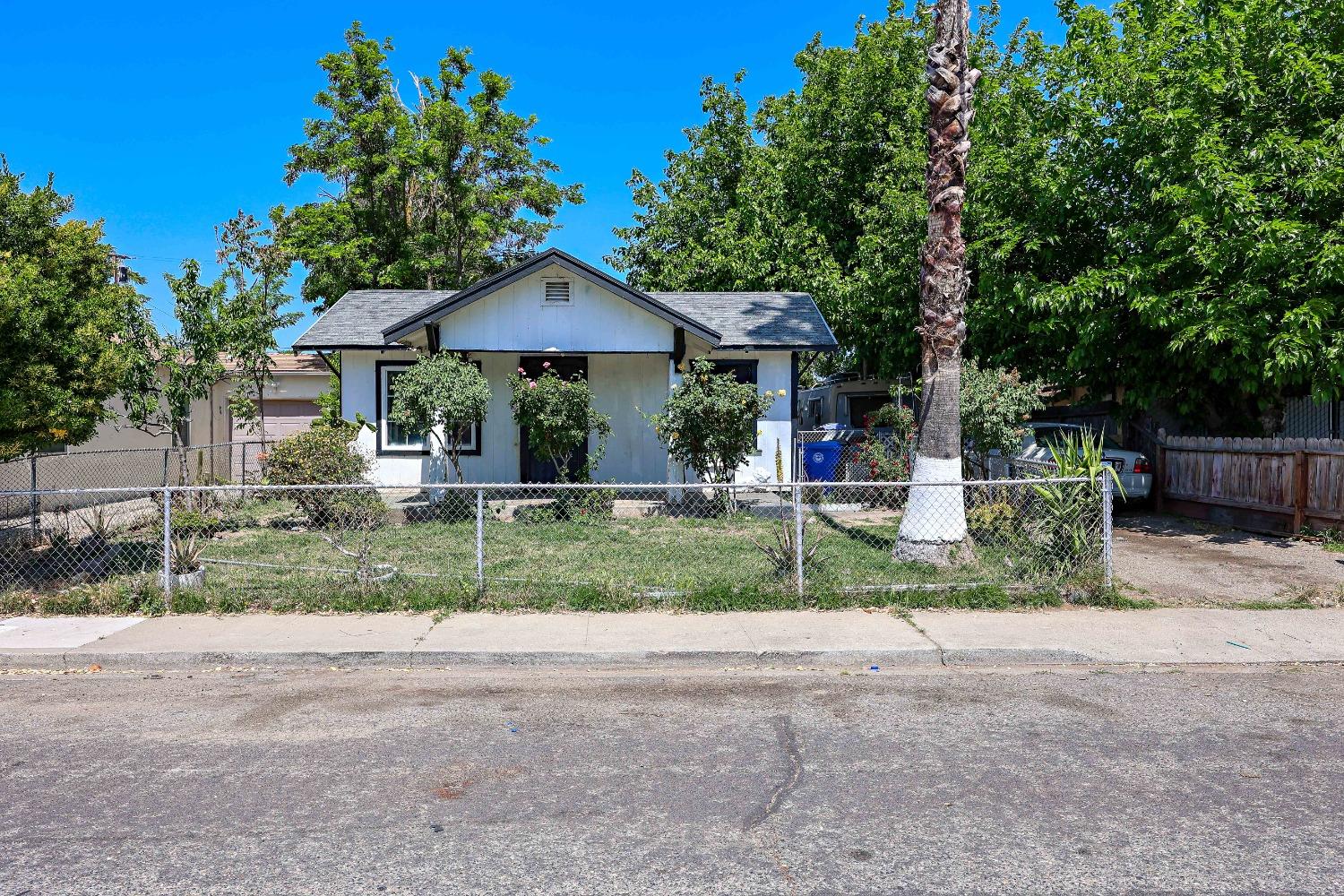 Virginia Street, Manteca, California image 3