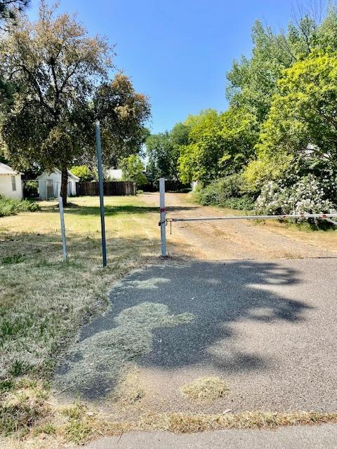 North Avenue, Chico, California image 28