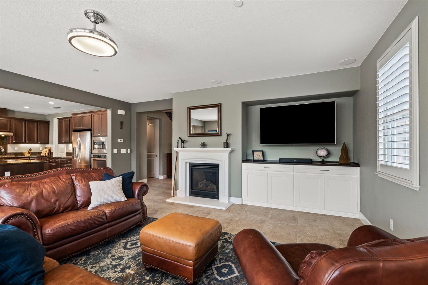 Detail Gallery Image 12 of 70 For 902 Anvil Cir, Rocklin,  CA 95765 - 4 Beds | 3 Baths