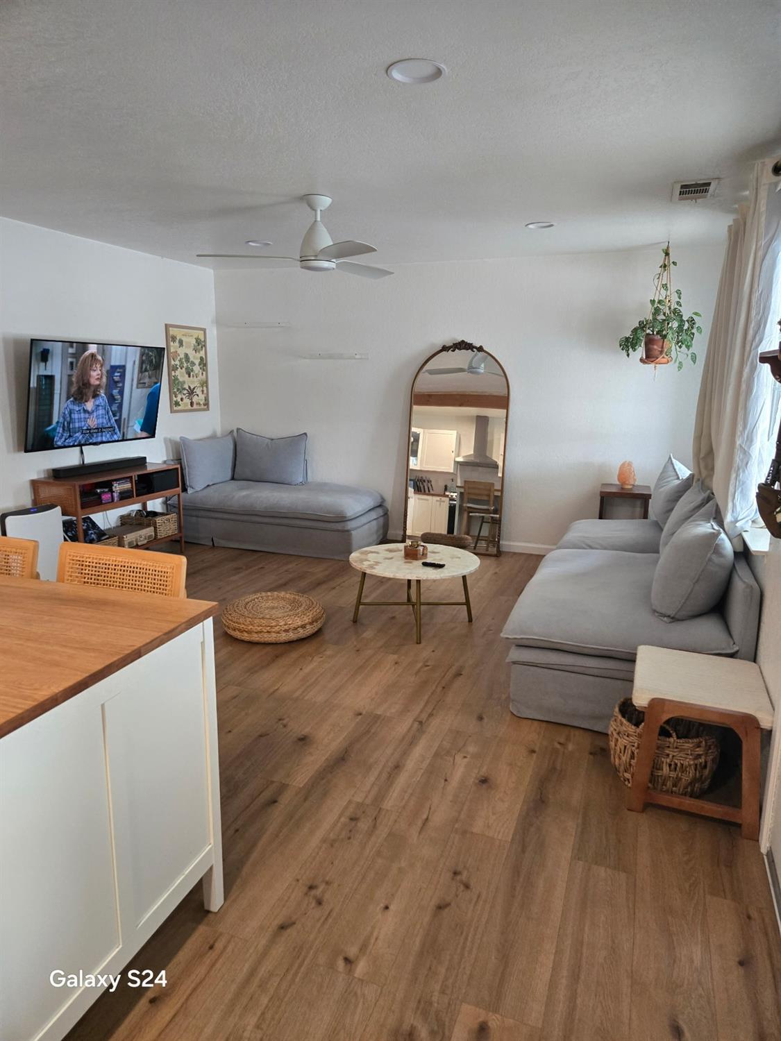 Detail Gallery Image 3 of 19 For 2357 E Euclid Ave, Stockton,  CA 95205 - 2 Beds | 2 Baths