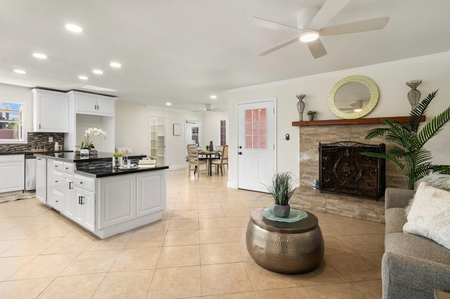 Detail Gallery Image 14 of 86 For 23155 Vaquero Ct, Tracy,  CA 95304 - 5 Beds | 3 Baths