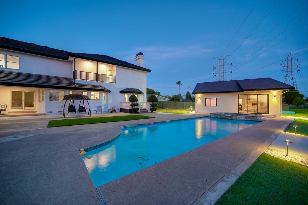 property-img