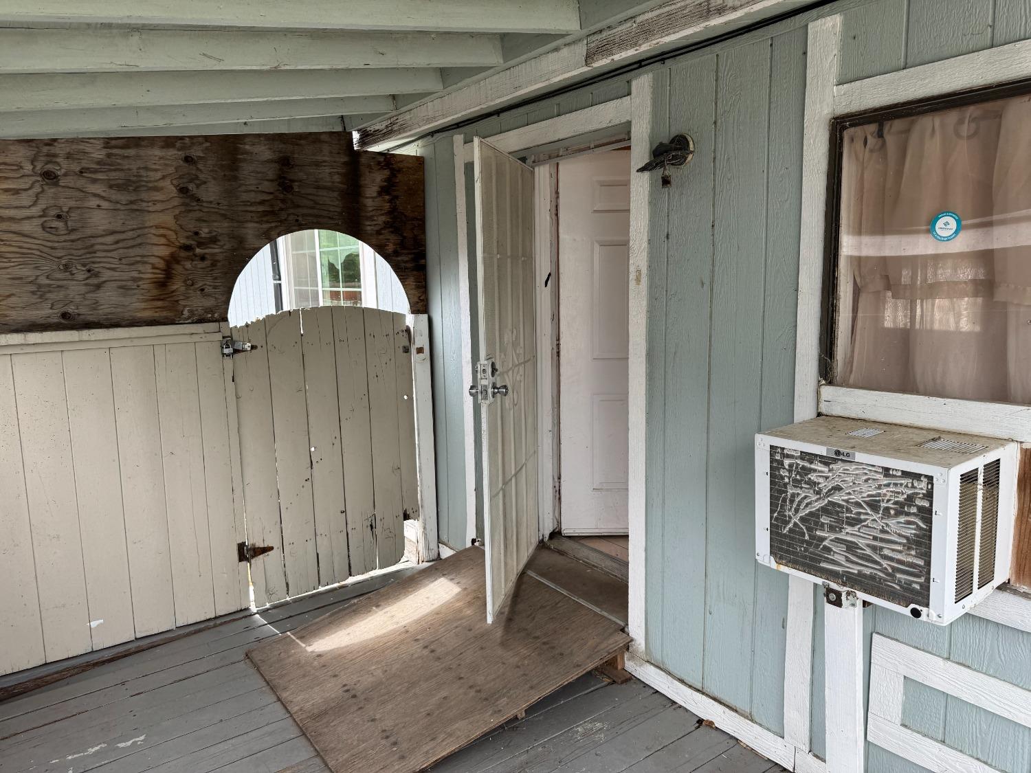 Detail Gallery Image 4 of 22 For 7520 Hamil Ct, Sacramento,  CA 95828 - 2 Beds | 2 Baths