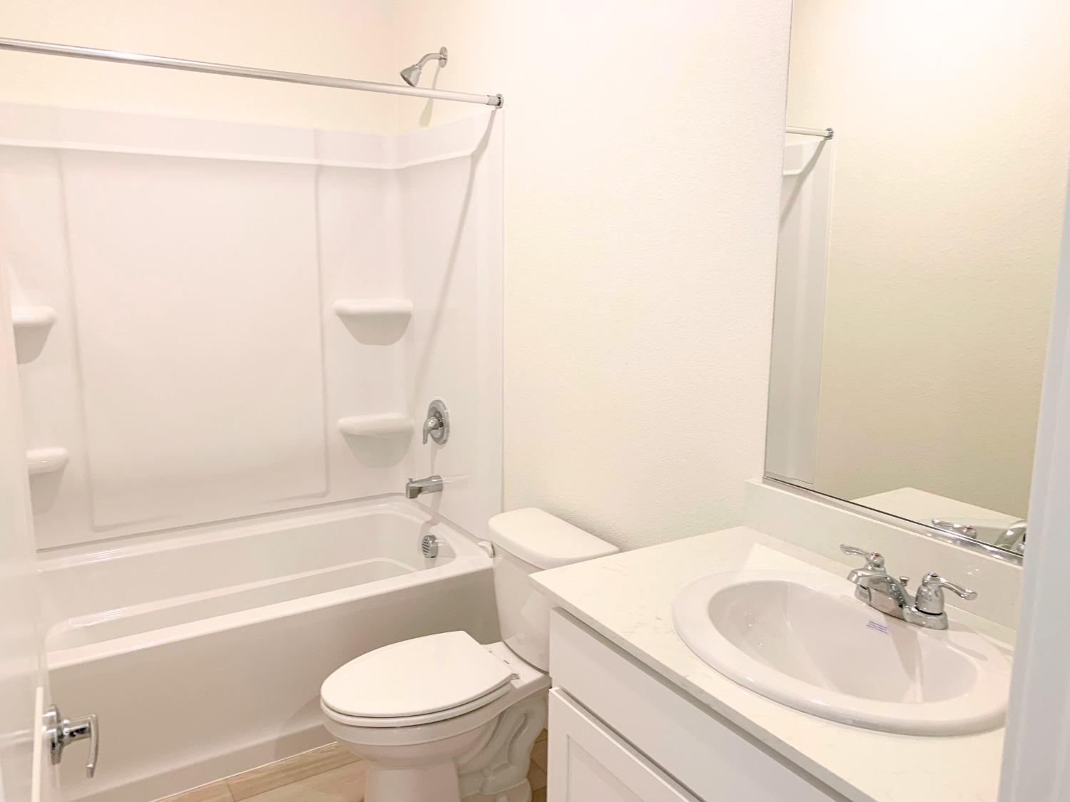 Detail Gallery Image 7 of 8 For 5063 E Cadence St, Stockton,  CA 95215 - 3 Beds | 2 Baths