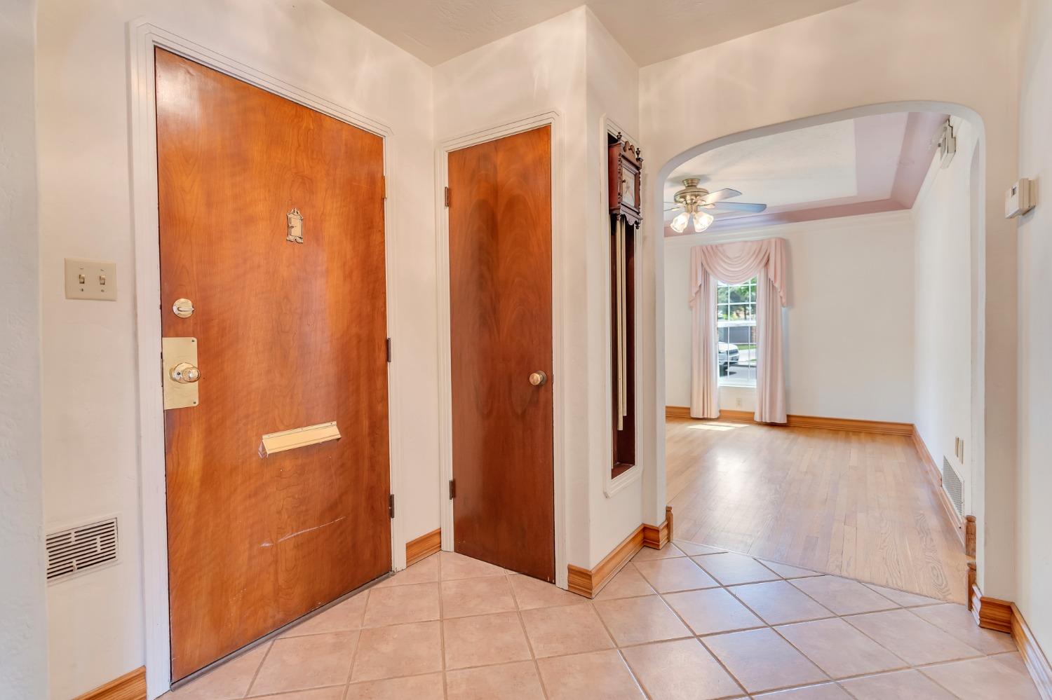 Detail Gallery Image 14 of 87 For 1735 S 6th St, Los Banos,  CA 93635 - 3 Beds | 3 Baths