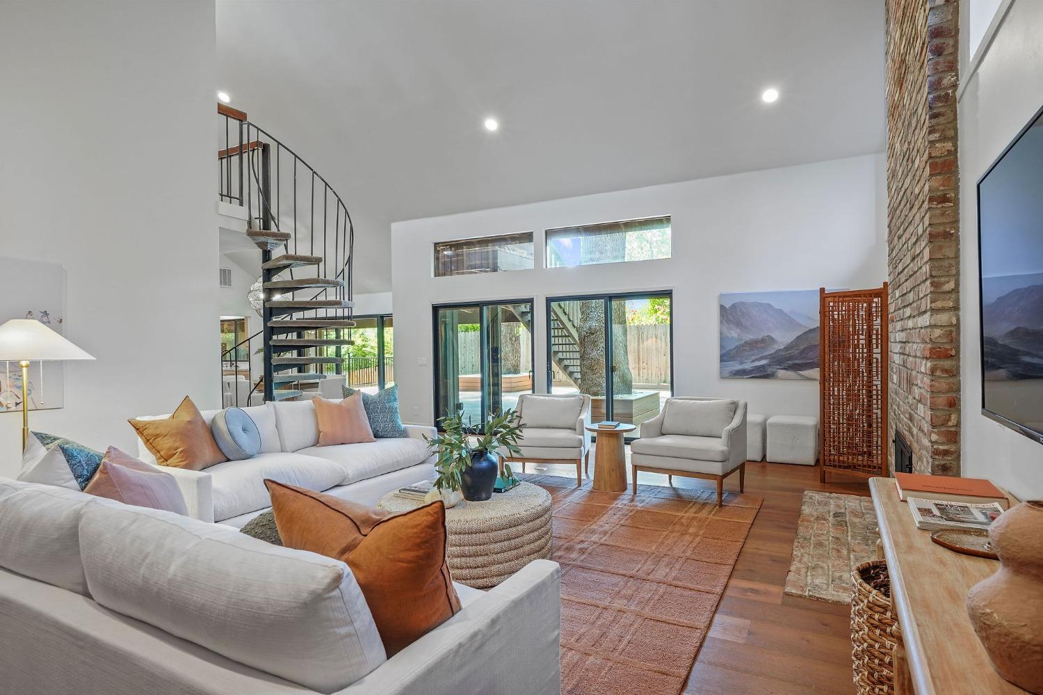 Sarah Court, Carmichael, California image 12