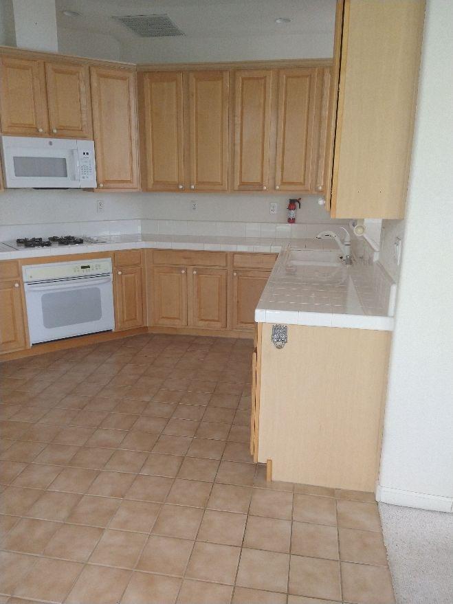 Eastham Court, Sacramento, California image 13