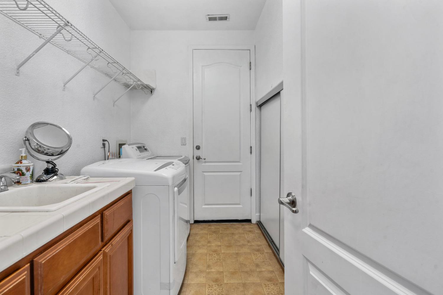 Detail Gallery Image 18 of 36 For 1762 Ashtree Ct, Tracy,  CA 95376 - 5 Beds | 4 Baths