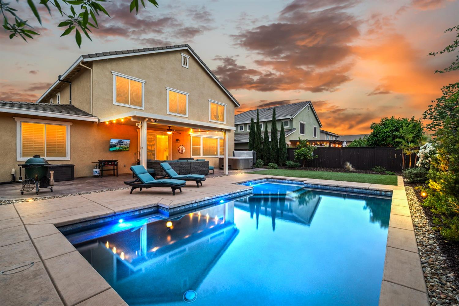 Detail Gallery Image 2 of 70 For 902 Anvil Cir, Rocklin,  CA 95765 - 4 Beds | 3 Baths