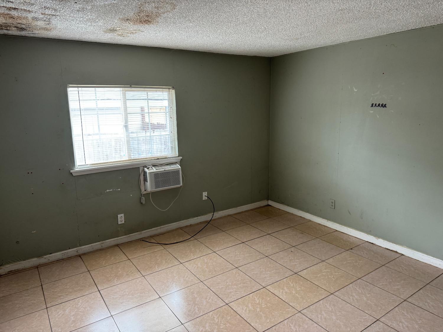 Detail Gallery Image 11 of 22 For 7520 Hamil Ct, Sacramento,  CA 95828 - 2 Beds | 2 Baths