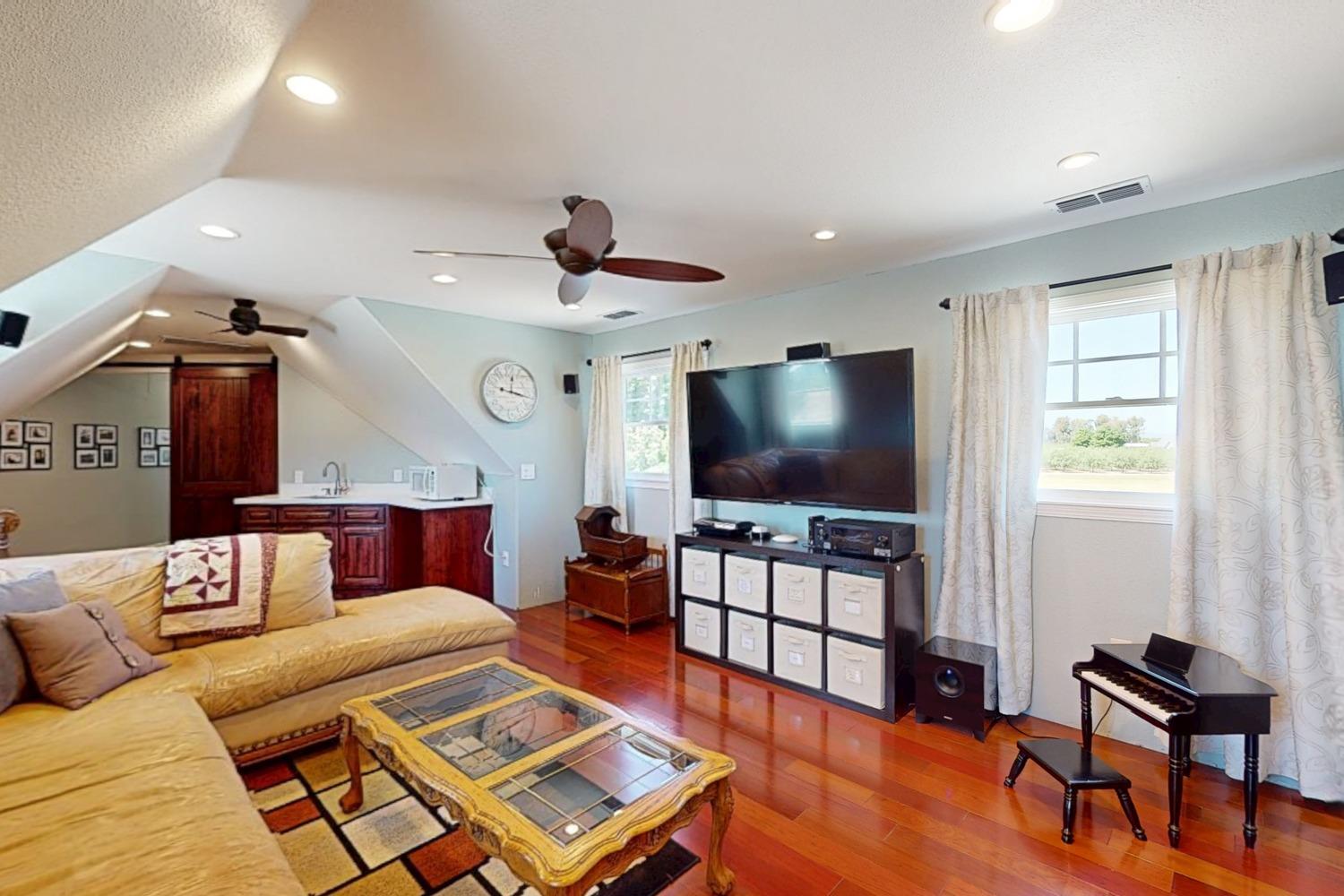 Detail Gallery Image 76 of 81 For 509 Wyer Rd, Arbuckle,  CA 95912 - 5 Beds | 2/1 Baths