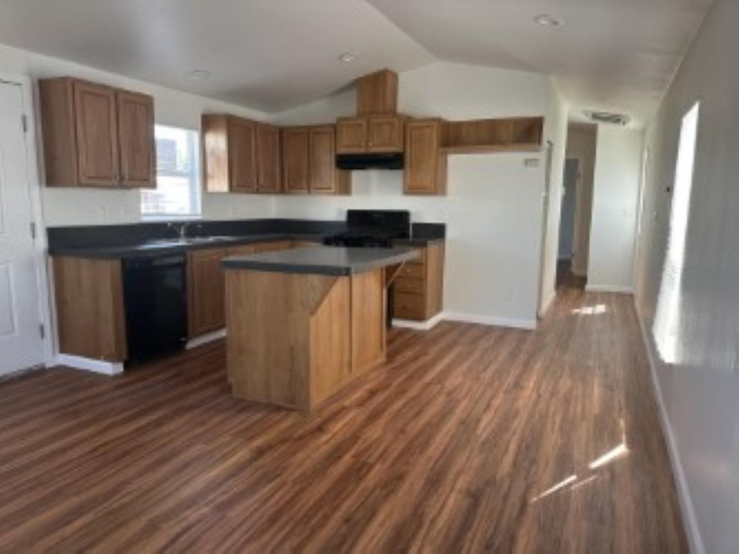 Detail Gallery Image 4 of 13 For 2225 W Capitol Ave 92, West Sacramento,  CA 95691 - 2 Beds | 1 Baths