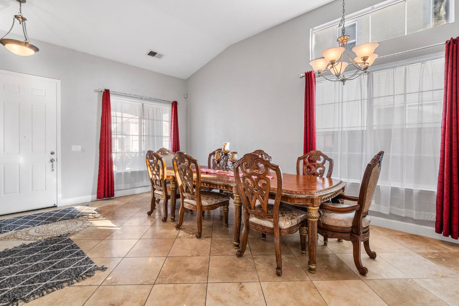 Detail Gallery Image 5 of 36 For 1762 Ashtree Ct, Tracy,  CA 95376 - 5 Beds | 4 Baths