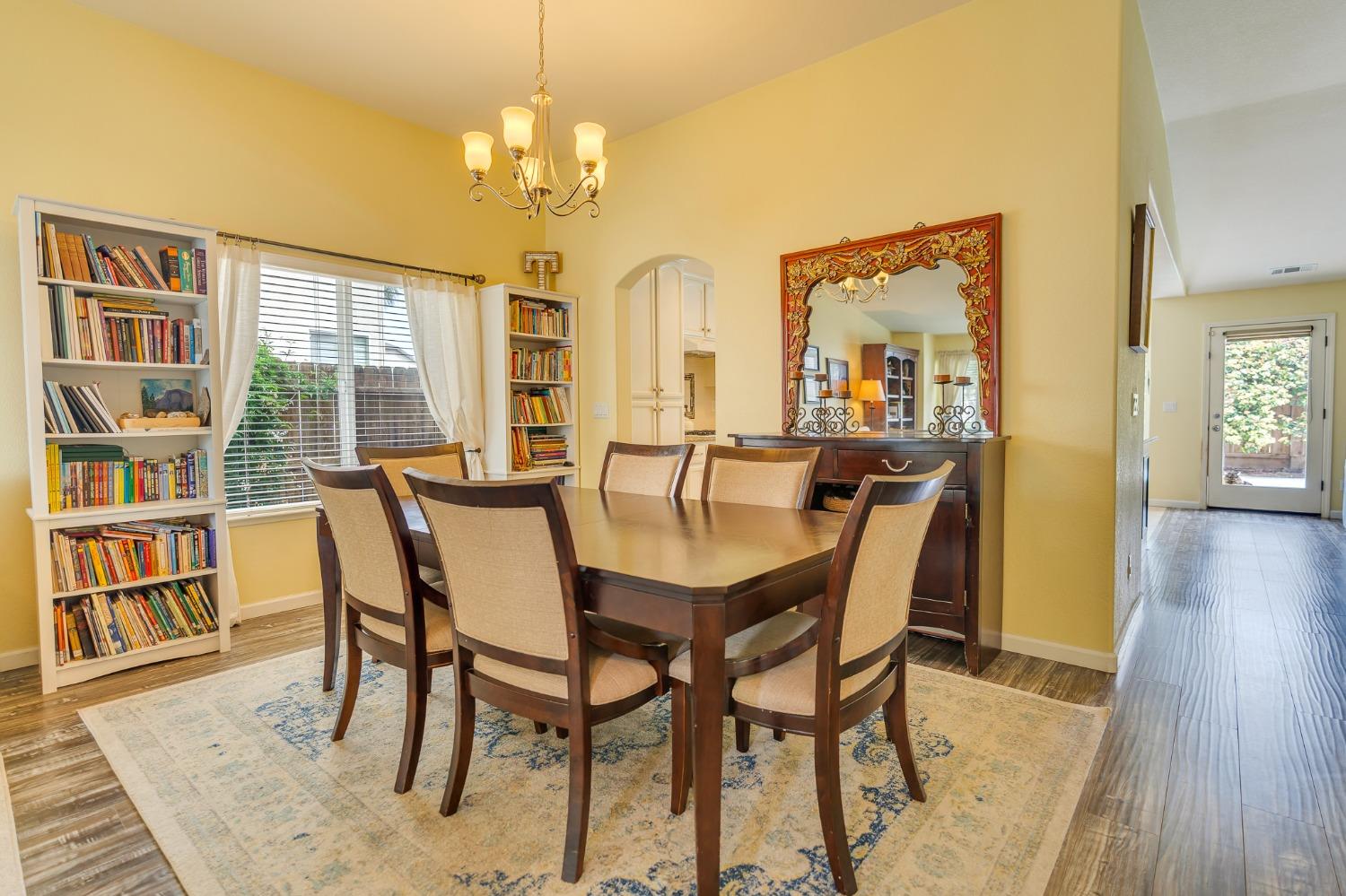 Detail Gallery Image 13 of 77 For 679 Birch Ave, Los Banos,  CA 93635 - 4 Beds | 2 Baths