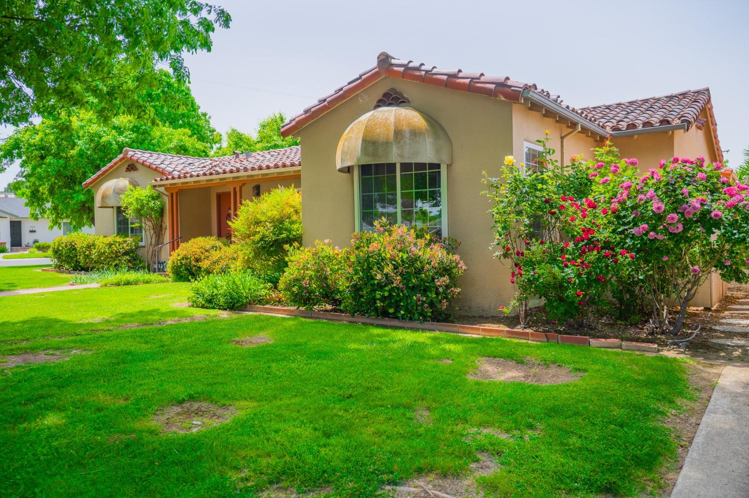 Detail Gallery Image 4 of 87 For 1735 S 6th St, Los Banos,  CA 93635 - 3 Beds | 3 Baths