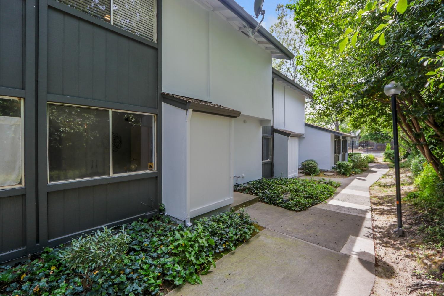 Photo #3: 225038808 Listing 