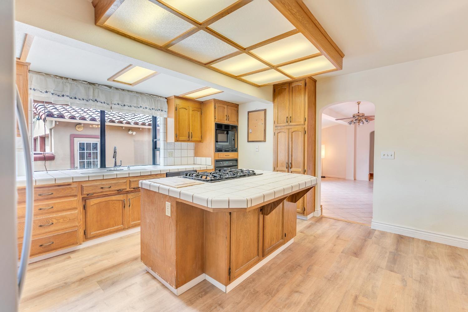 Detail Gallery Image 29 of 87 For 1735 S 6th St, Los Banos,  CA 93635 - 3 Beds | 3 Baths